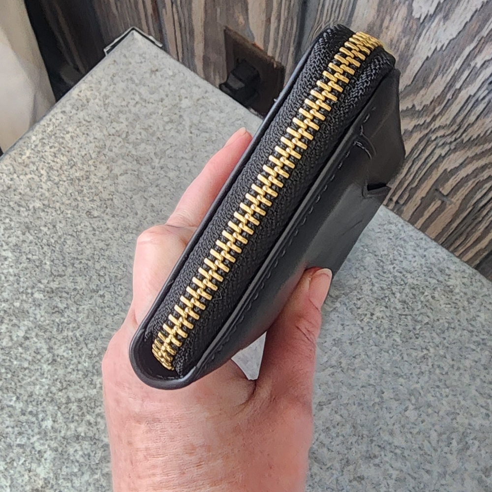 Coach NWT (Slight Flaw) Essentisls Slim Zip Wallet - Picture 7 of 10